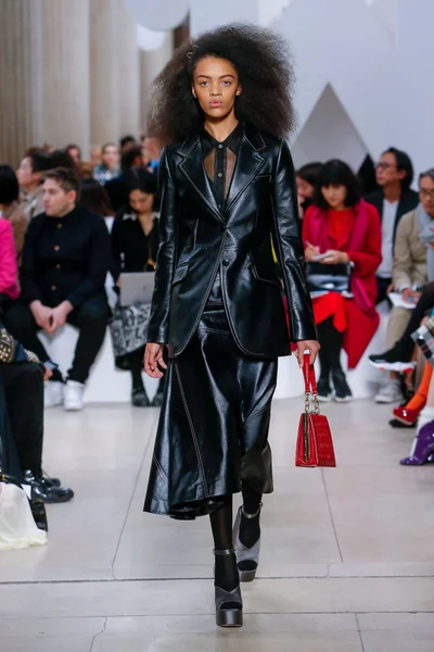 Look 34